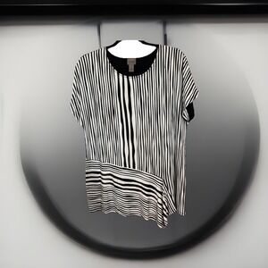 East 5th Woman Black & White Striped Asymmetrical Hem Top – Size 2 (L -12)